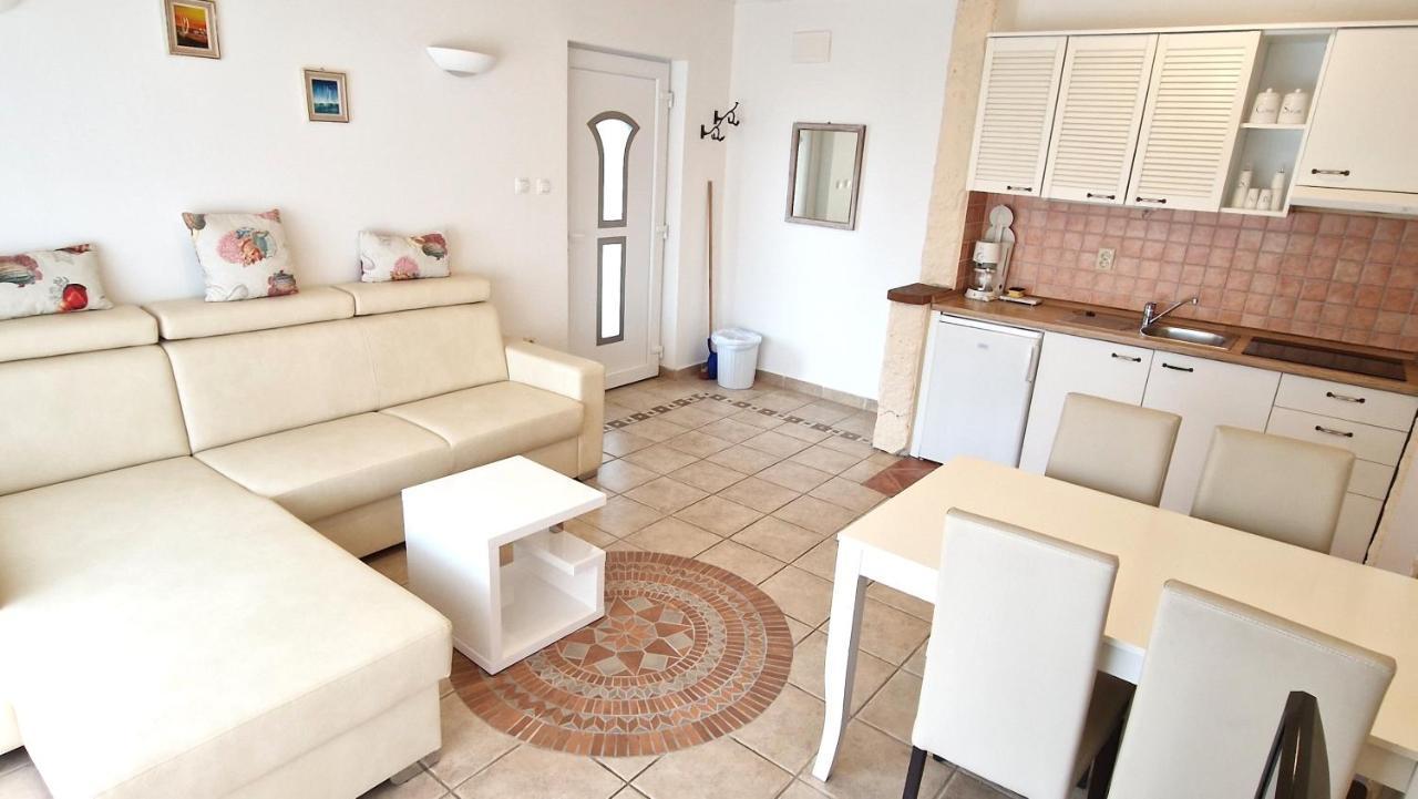Apartment Damijan Крк Экстерьер фото